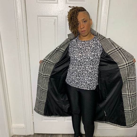 Oversized Plaid Coat - Picture 3 of 3